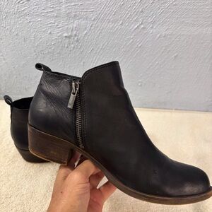 Lucky Brand Black Ankle Booties SZ 8.5 M Leather Double Zippers Chunky Heel